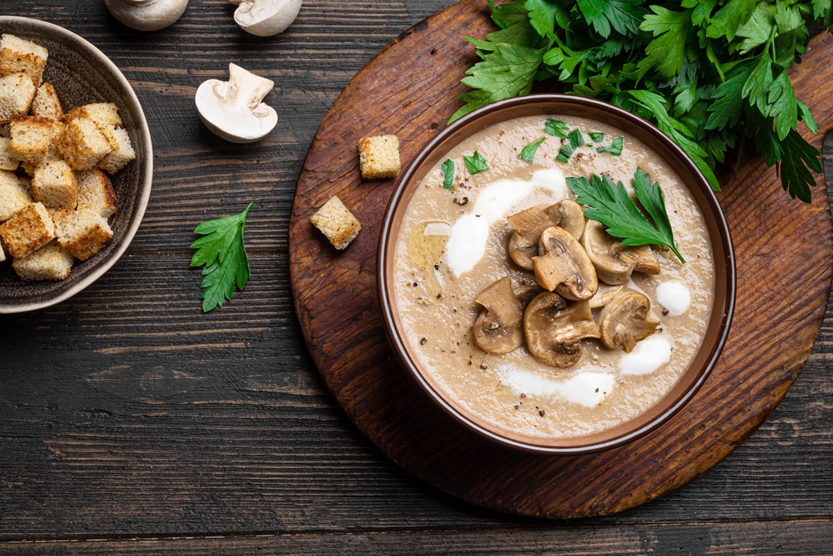 Prosty przepis na tradycyjną zupę grzybową