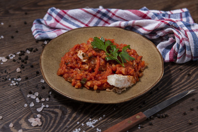 Tradycyjna potrawa wigilijna, którą warto przygotować wcześniej, aby jej smak stał się głębszy i bardziej wyrazisty.