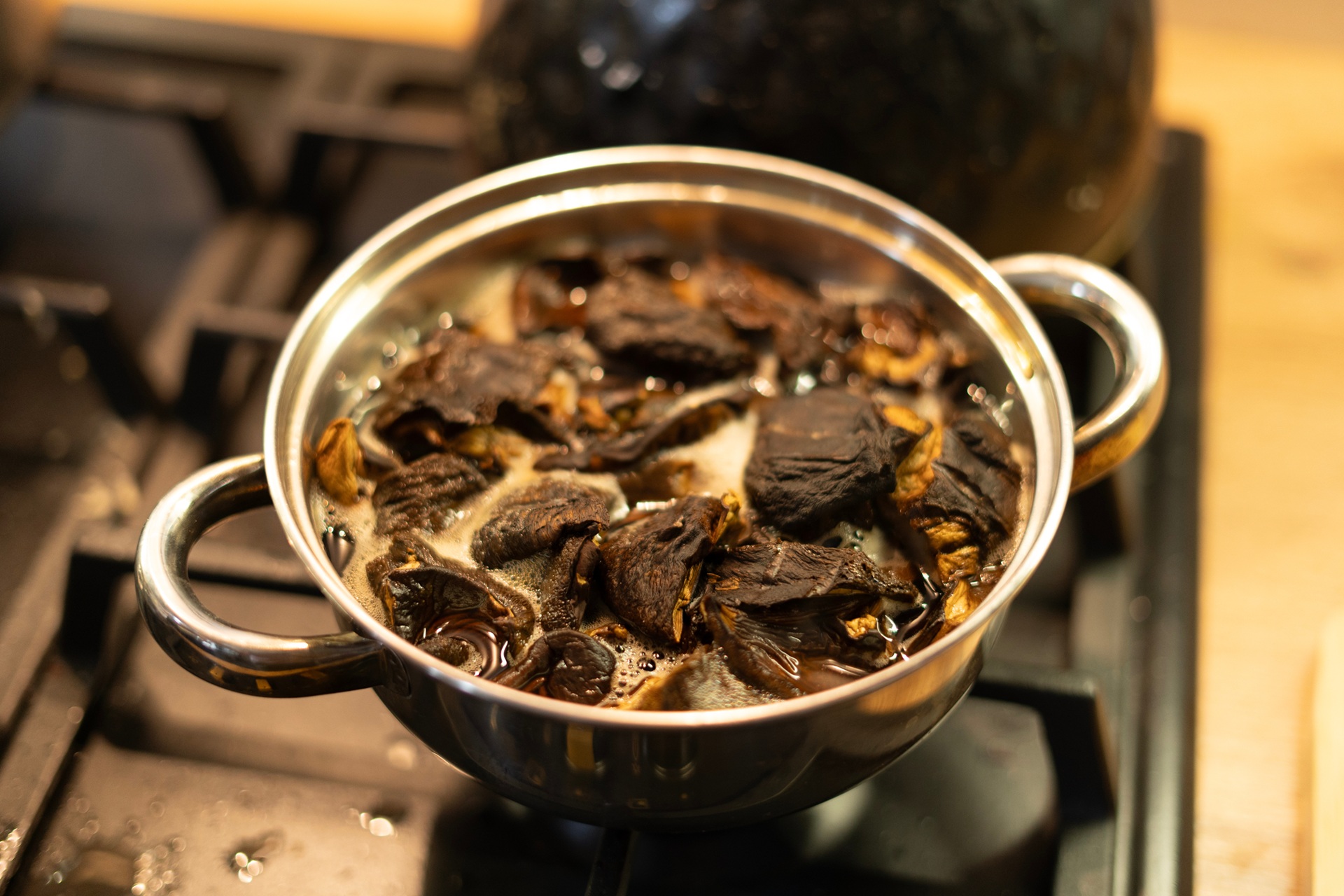 moczenie grzybów na zupę, gotowanie zupy grzybowej