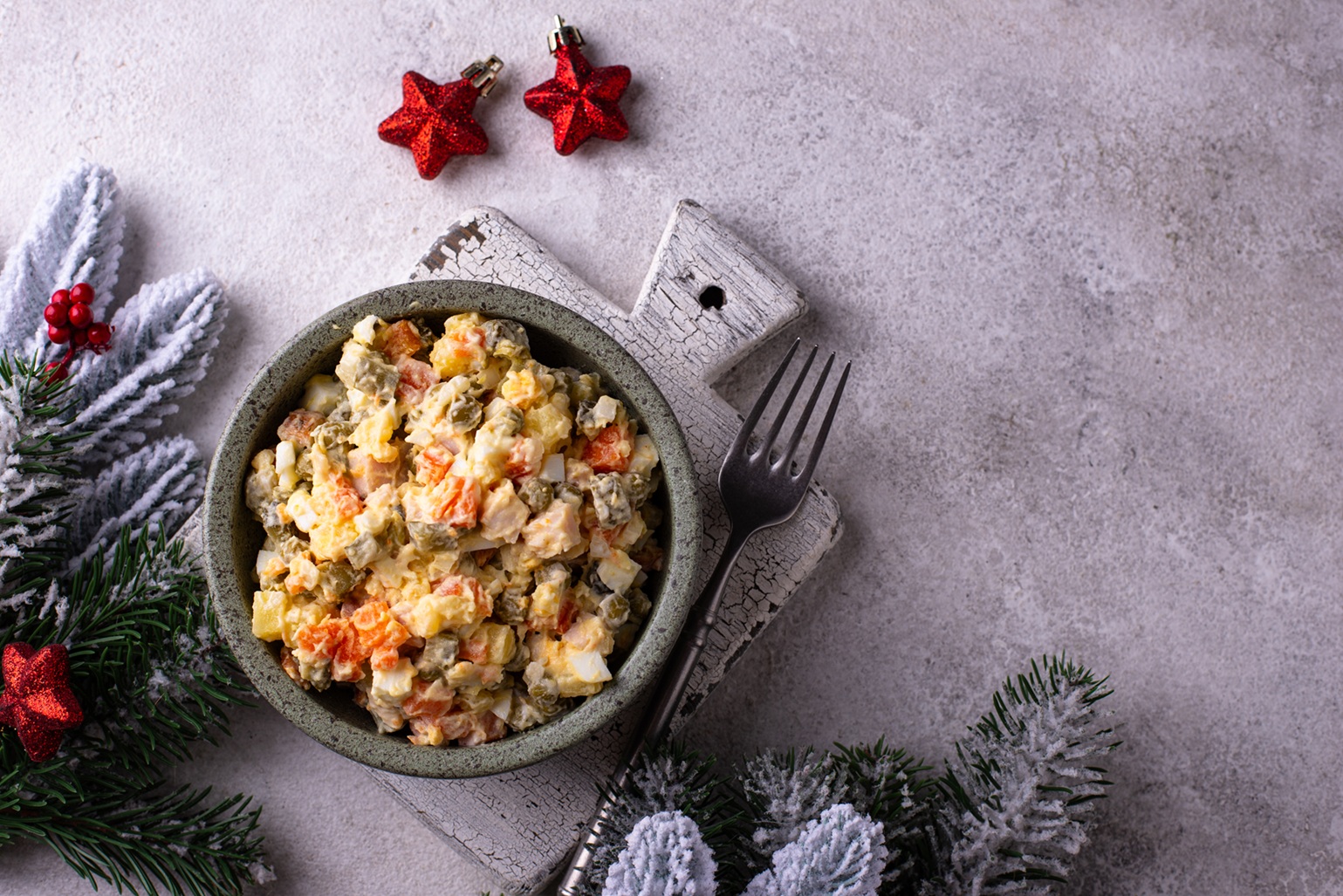 Sałatka jarzynowa: przepis na ideał. Sekrety królowej polskich świąt