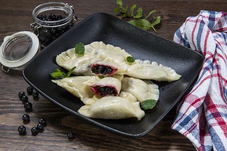 Pierogi z JAGODAMI (400 g)