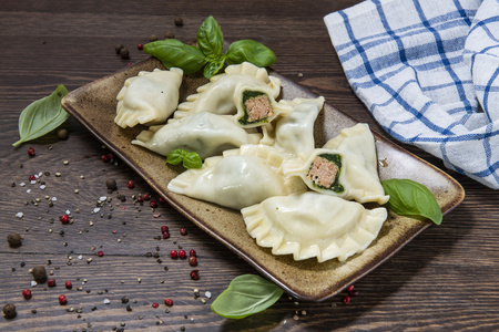 Pierogi ze SZPINAKIEM I ŁOSOSIEM (400 g)