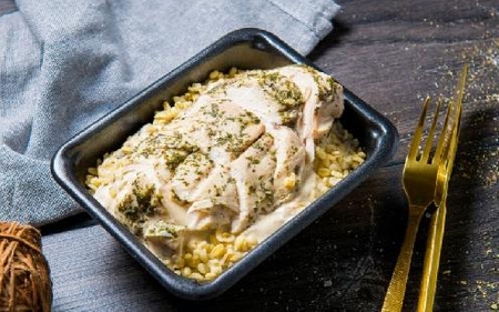 Kurczak w kremowym sosie (400g)