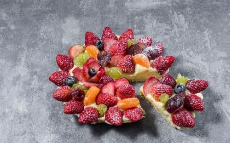 Tarta owocowa z kremem