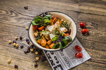 BOWL kasza gryczana z batatami i kurczakiem (1 szt.)