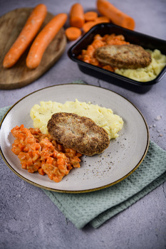 Kotlet mielony z ziemniaczanym puree i marchewką (600g)