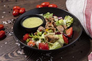 Sałatka z POLĘDWICZKĄ wieprzową (350g)