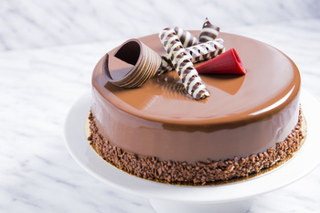 Tort Czekoladowy z wiśnią (1000g)