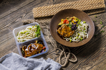 Polędwiczka wiep. teryiaki z makaronem udon "FIT" (350g)