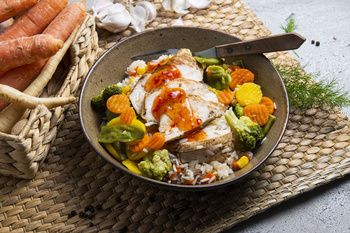 Kurczak grillowany z risotto i warzywami (600g)